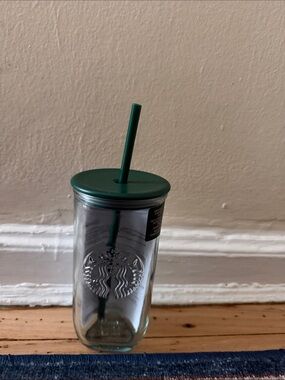 NWT Starbucks 16oz Tumbler
Recycled Glass Made in Spain Green
Lid & Straw